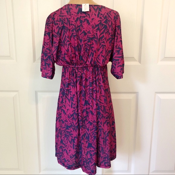 NWT Top It Off Palm Jungle Surplice Front Dress M - Picture 4 of 5